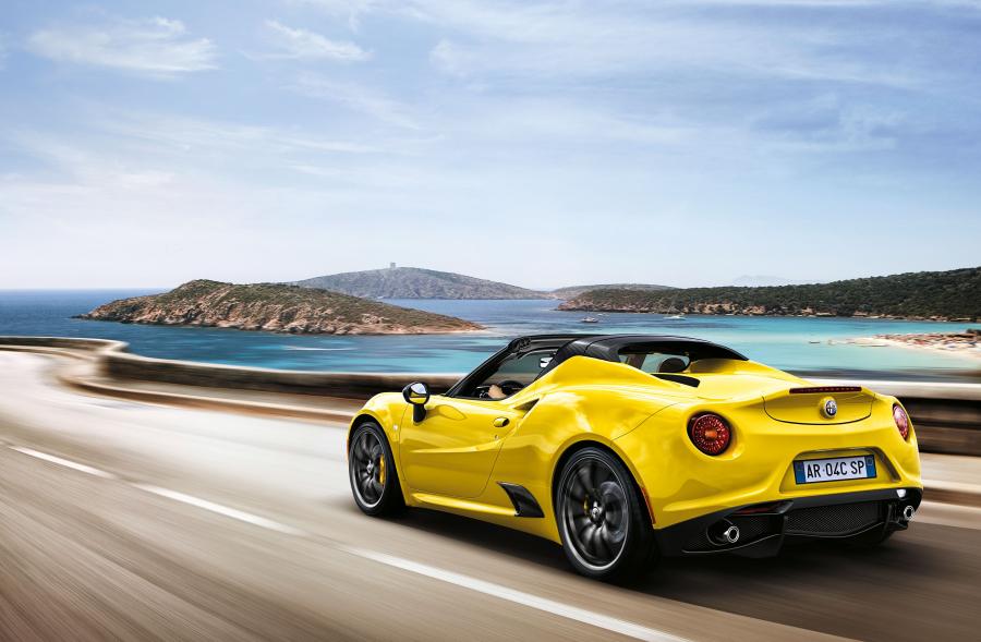  Alfa Romeo 4C Spider (960) 2015 года  (WW) (фото 26 из 59)